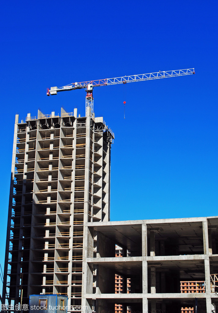 陽(yáng)光燦爛的日子里，房地產(chǎn)建筑的革新與未來